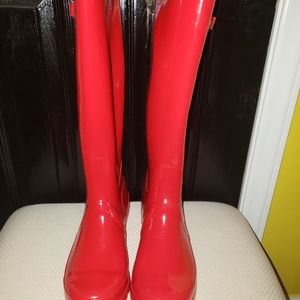 Pretty Red Wellies!!!!  Size 9 (fits 8 1/2 - 9)
